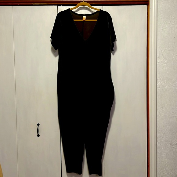 Smash and Tess size XL chocolate velvet romper - Picture 1 of 4